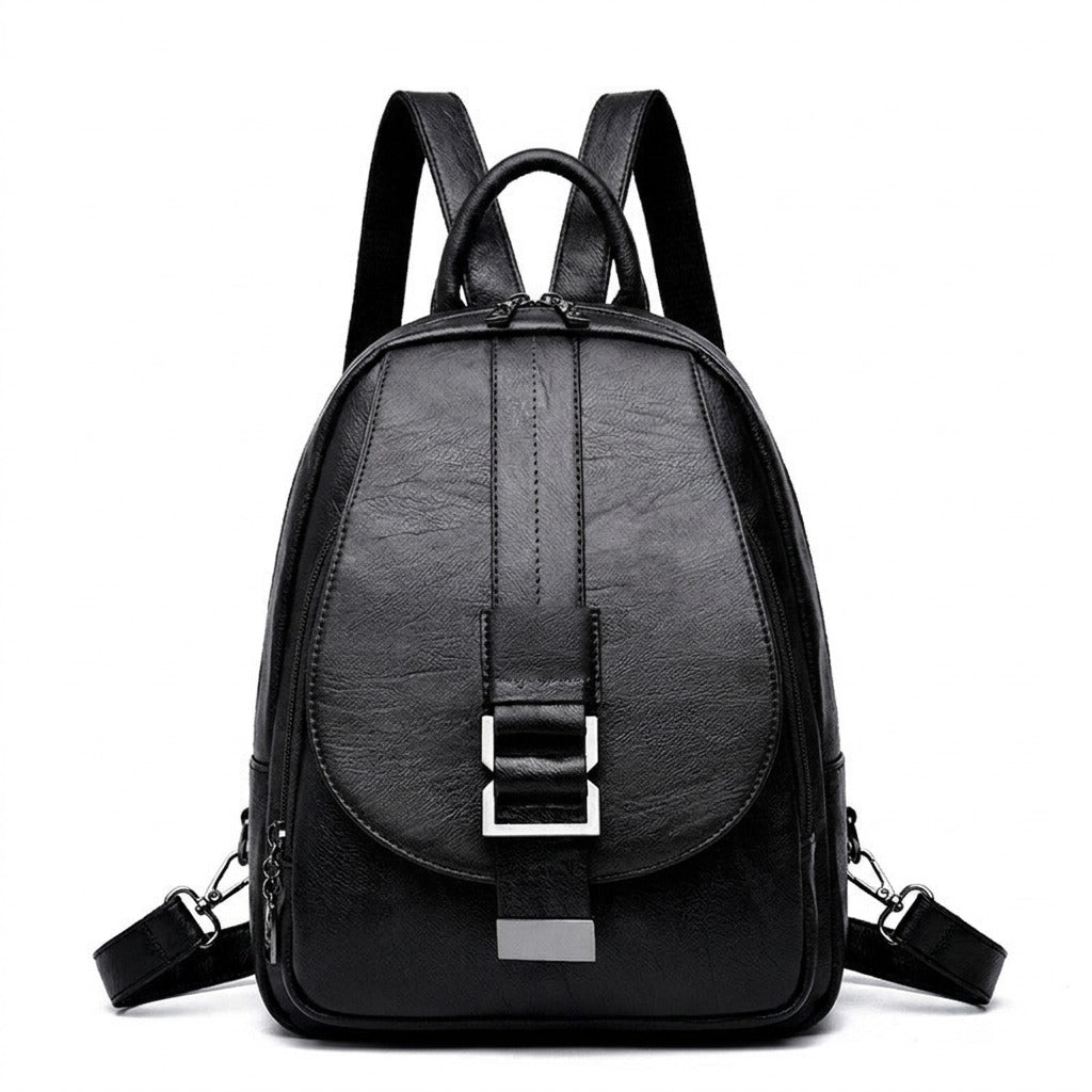 Sac à dos en cuir noir Ninon en forme de goutte avec patte à boucle argentée, vue de face sur fond blanc