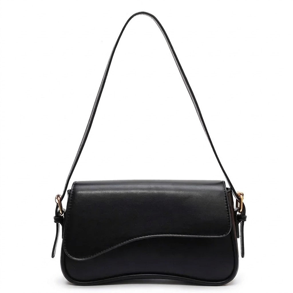 Sac baguette en cuir noir Romy à rabat ondulé, vue de face sur fond blanc