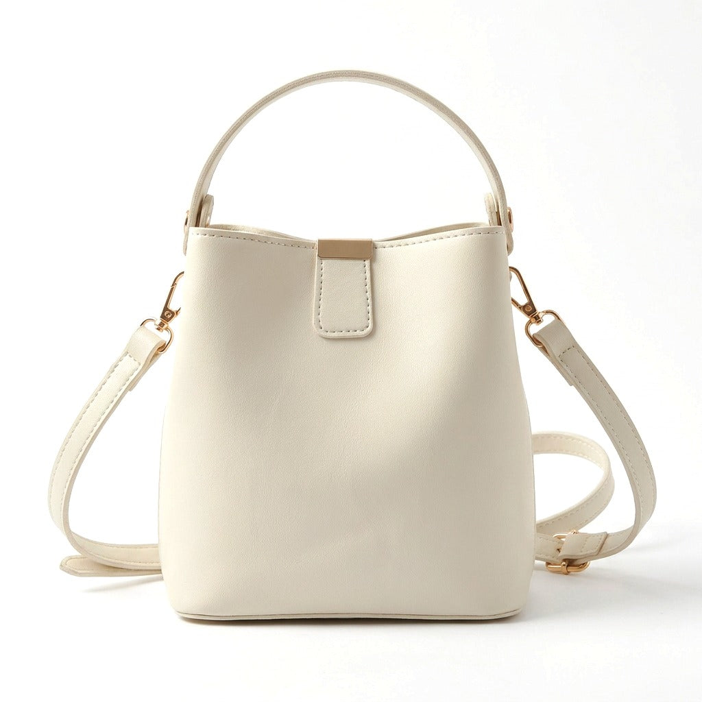 Sac seau en cuir blanc cassé Sidonie, vue de face sur fond blanc
