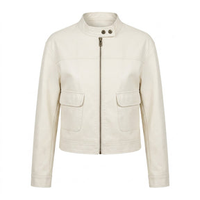 Veste courte en cuir blanc cassé Pauline pour femme, col montant à pressions, vue de face sur fond blanc