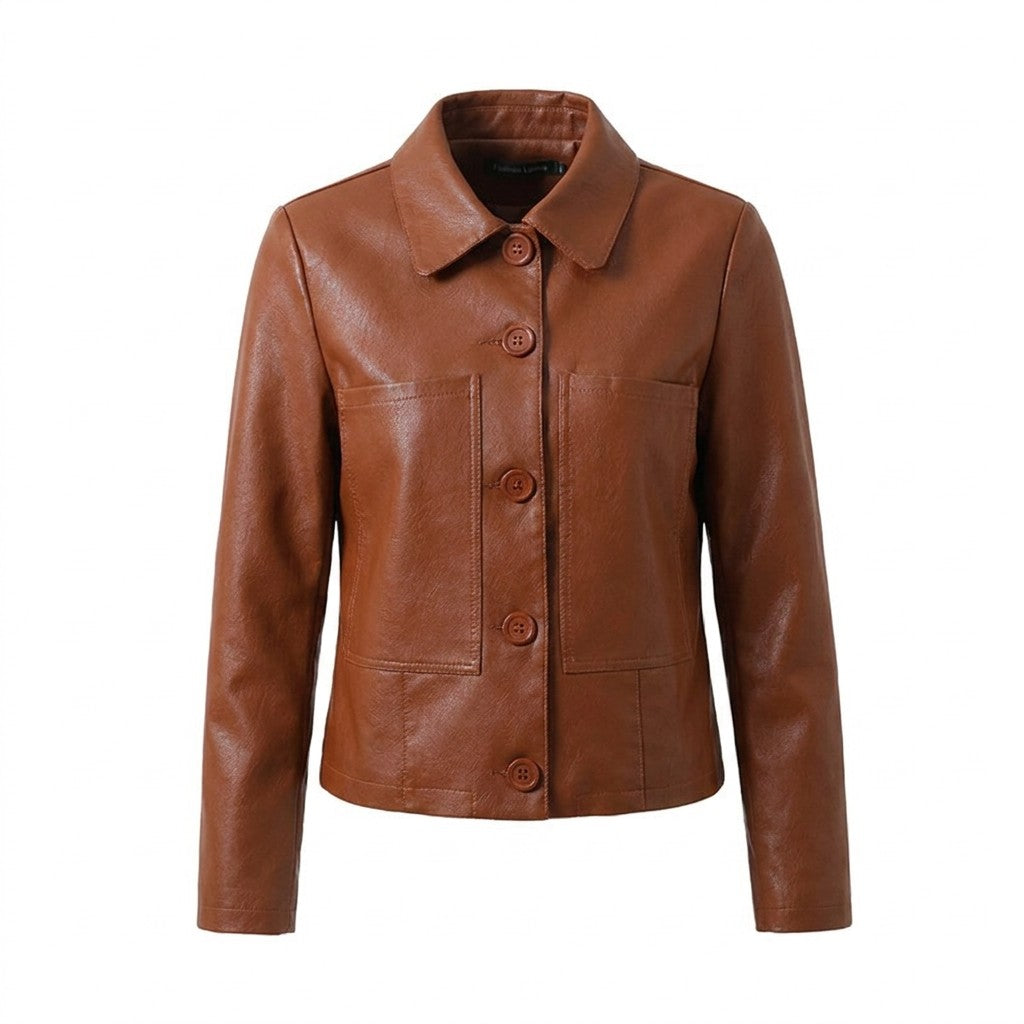 Veste courte en cuir cognac Léontine à col chemise, vue de face sur fond blanc