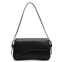 Sac baguette en cuir noir Romy à rabat ondulé, vue de face sur fond blanc