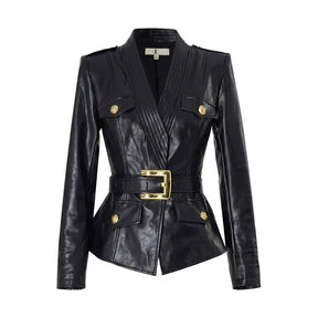 Veste cintrée en cuir noir Adèle pour femme avec ceinture à boucle dorée, vue de face sur fond blanc