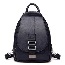 Sac à dos en cuir bleu marine Ninon, vue de face sur fond blanc