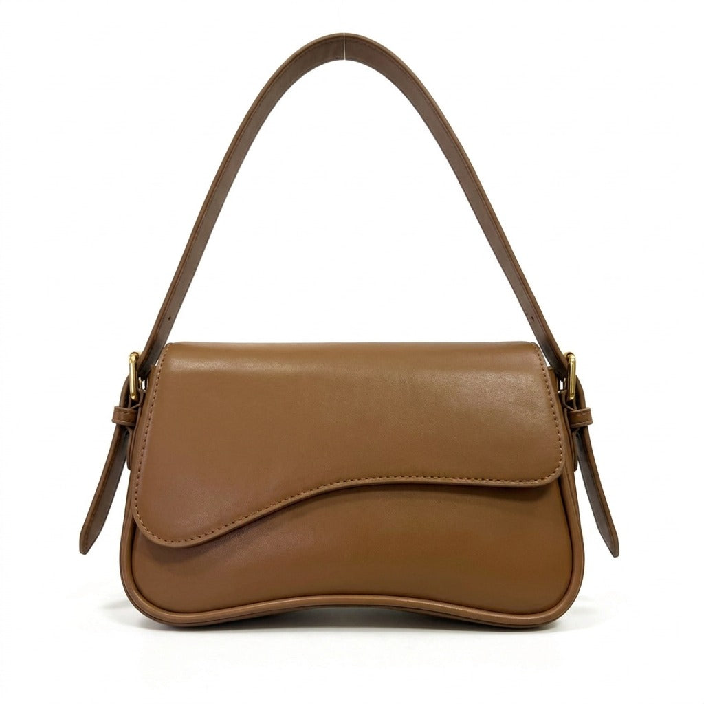 Sac baguette en cuir camel Romy, vue de face sur fond blanc