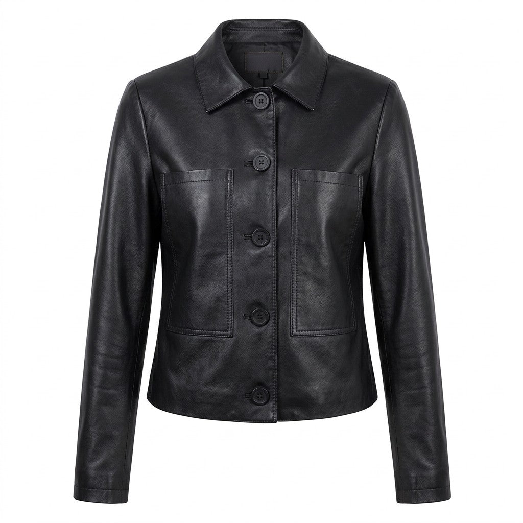 Veste courte en cuir noir Léontine à col chemise, vue de face sur fond blanc