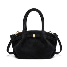 Sac trapèze en cuir noir Flore, vue de face sur fond blanc
