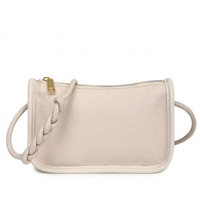 Sac porté épaule en cuir beige Capucine, vue de face sur fond blanc