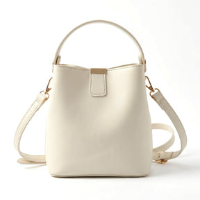 Sac seau en cuir blanc cassé Sidonie, vue de face sur fond blanc