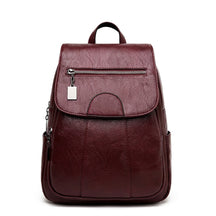 Sac à dos en cuir bordeaux Marceline, vue de face sur fond blanc