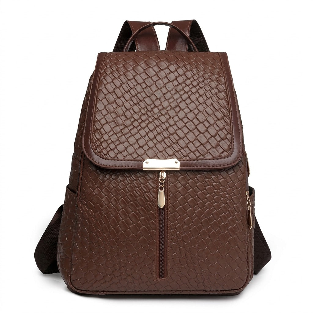 Sac à dos en cuir tressé marron Eulalie, vue de face sur fond blanc