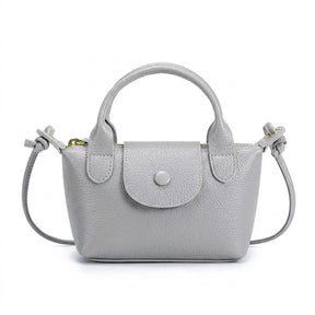 Petit sac à main en cuir gris Noémie, vue de face sur fond blanc